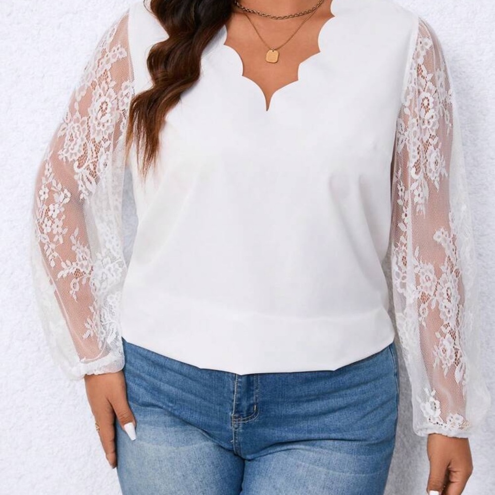 SHEIN Privé Plus Size Lace Lantern Sleeve Top With Scalloped Hem